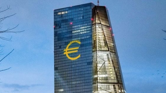 Bce: l’Esma dovrebbe vigilare sui fondi Ue. L’asset management è dominato da pochi operatori con forte attività cross-border