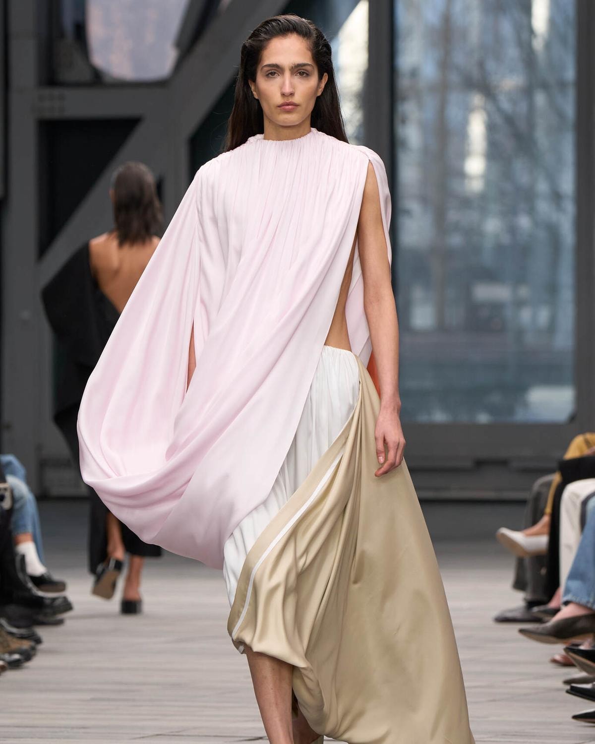 Un look Calvin Klein collection fall-winter 2026/27 (ph Isidore Montag, courtesy Calvin Klein collection)