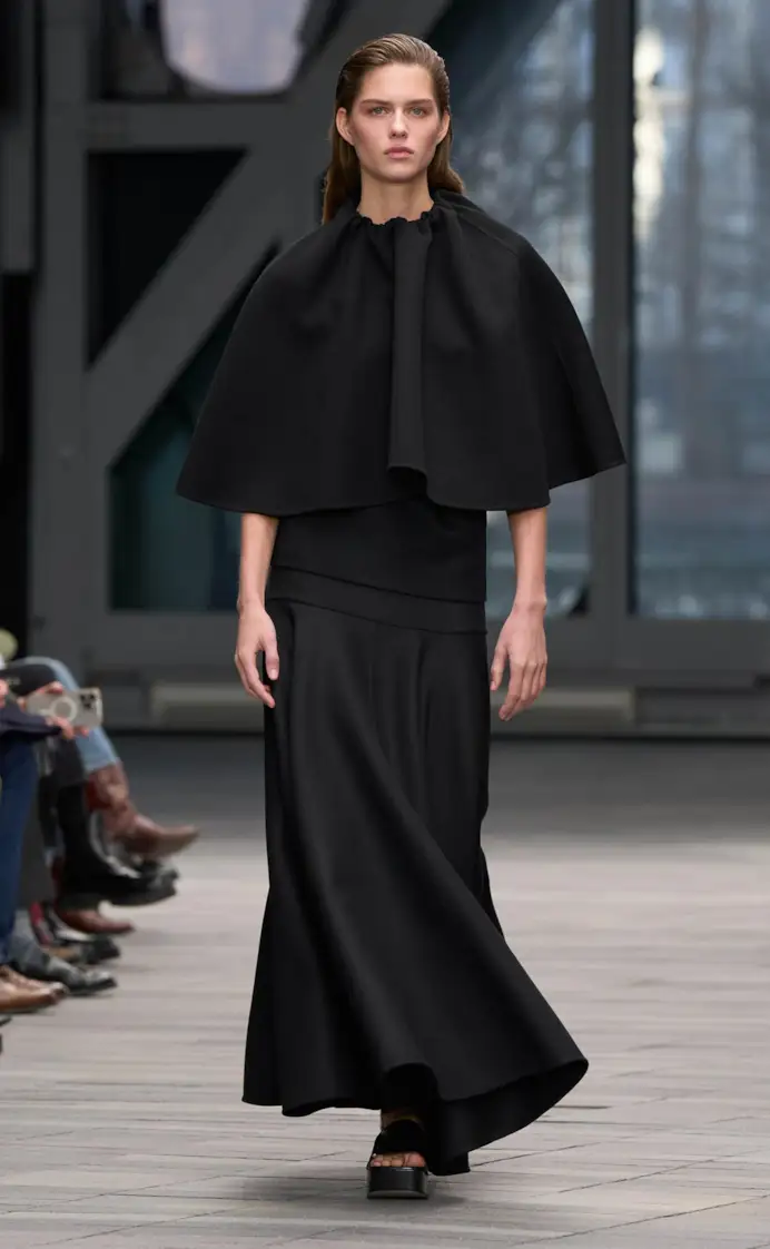 Un look Calvin Klein collection fall-winter 2026/27 (ph Isidore Montag, courtesy Calvin Klein collection)