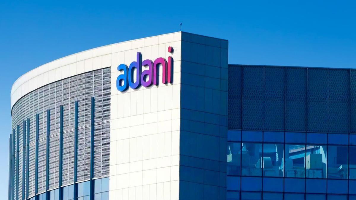 Investimenti da 100 miliardi in India nell’AI. I piani di Adani per i data center