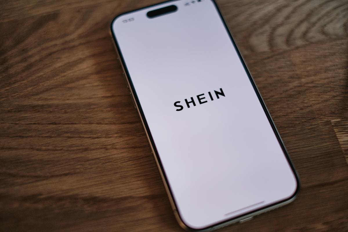 Shein, la Commissione Ue avvia un’indagine sul gigante cinese ai sensi del Digital Services Act Tre gli aspetti contestati