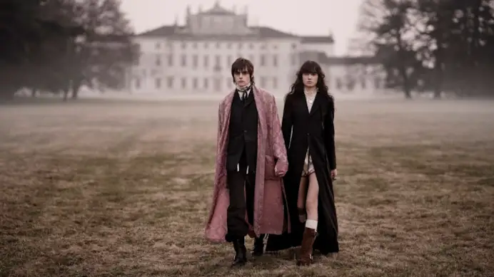 Uno scatto della campagna di Ann Demeulemeester (ph Nikolai von Bismarck, courtesy Ann Demeulemeester)