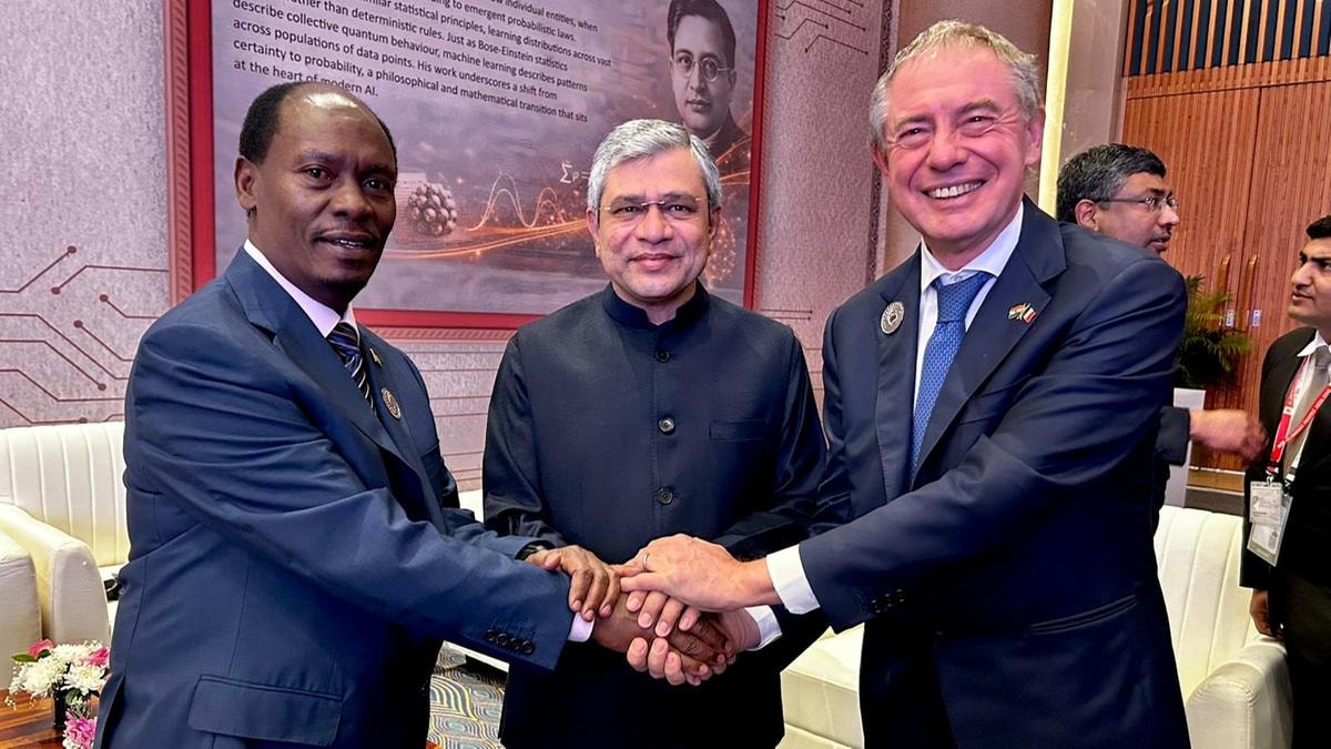 Ashwini Vaishnaw, William Kabogo Gitau e Adolfo Urso