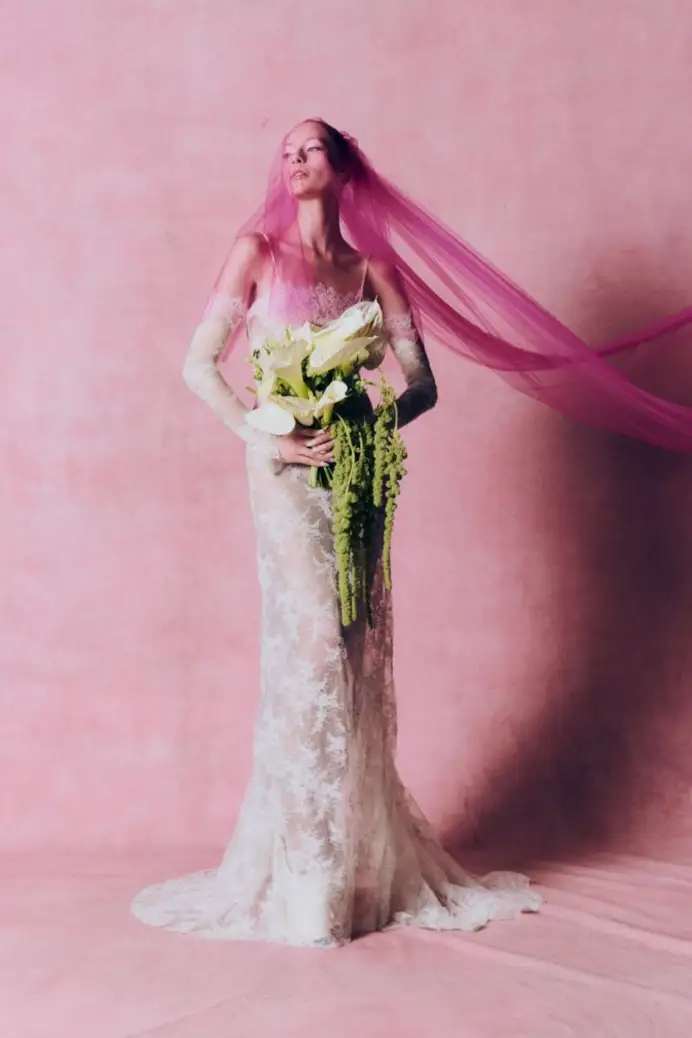 Un look Harris Reed fall-winter 2026 (ph Suleika Mueller, courtesy Harris Reed)