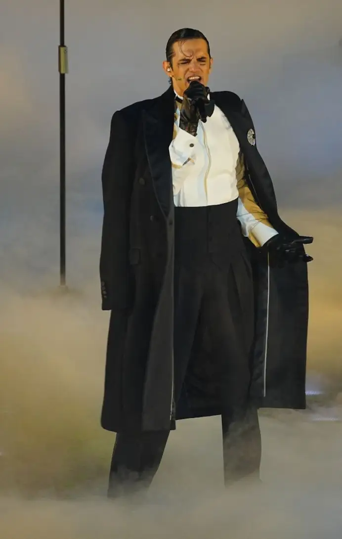 Achille Lauro in Dolce&Gabbana alla cerimonia di chiusura delle Olimpiadi (courtesy Dolce&Gabbana)