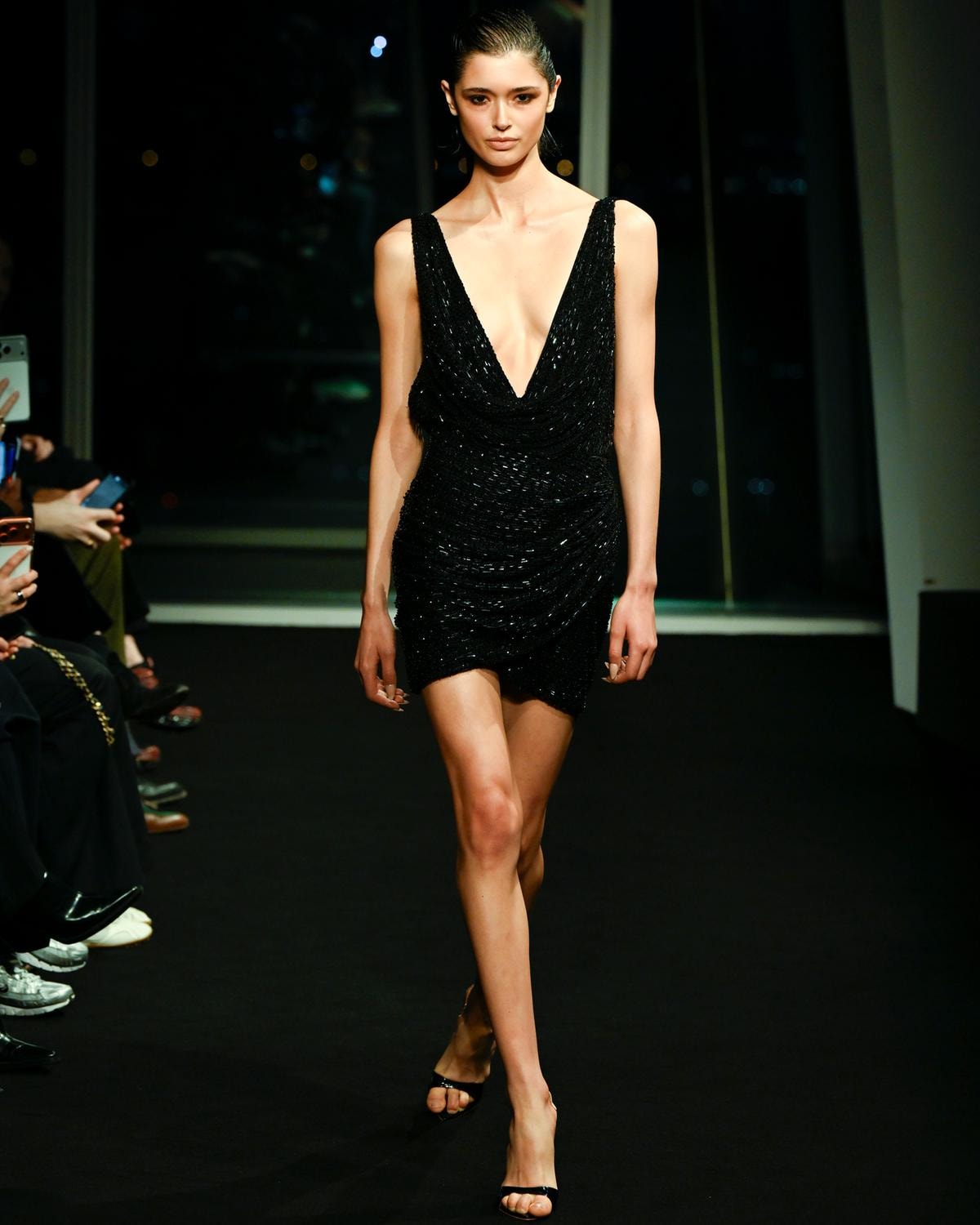 Un look Julien Macdonald fall-winter 2026 (Francesc Ten/MFF)