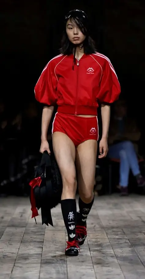 Un look Simone Rocha fall-winter 2026 (ph Francesc Ten/MFF)