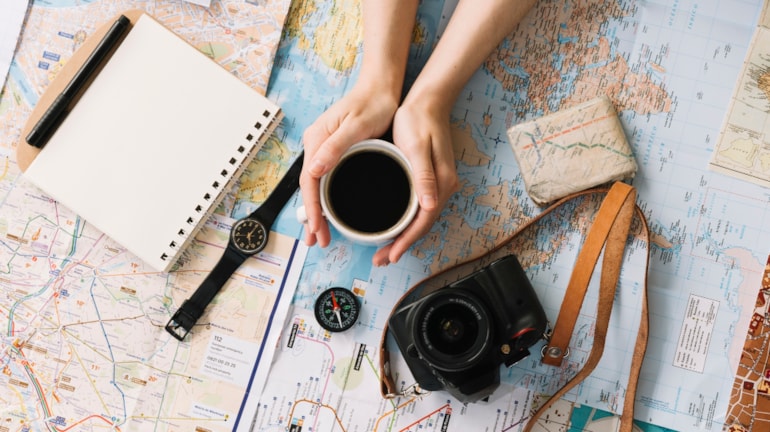 Viaggiare d’anticipo: perché sempre più italiani prenotano mesi prima (e cosa ci guadagnano)