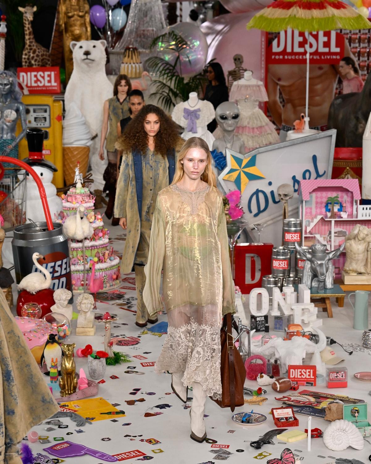 Il finale della sfilata Diesel fall-winter 2026/27 (ph Francesc Ten/MFF)