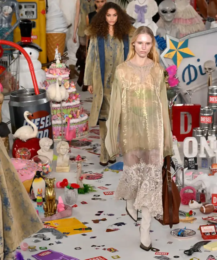 Il finale della sfilata Diesel fall-winter 2026/27 (ph Francesc Ten/MFF)