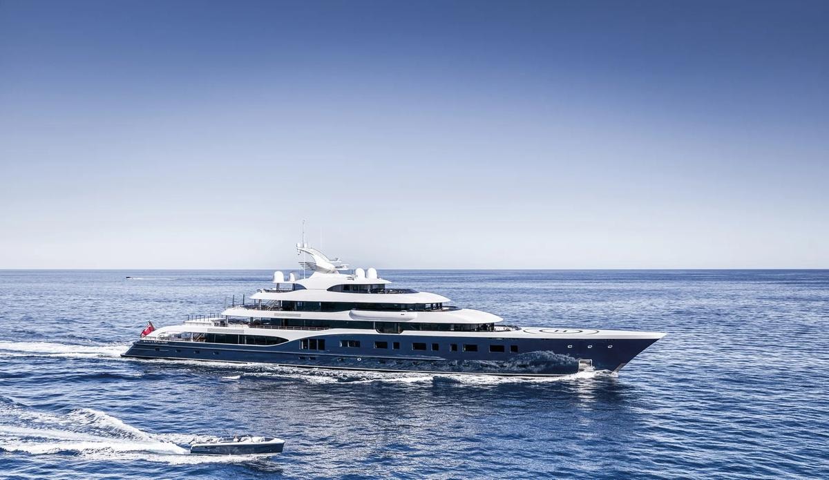 Arnault vende il megayacht Symphony: all’orizzonte una nuova nave da 650 milioni