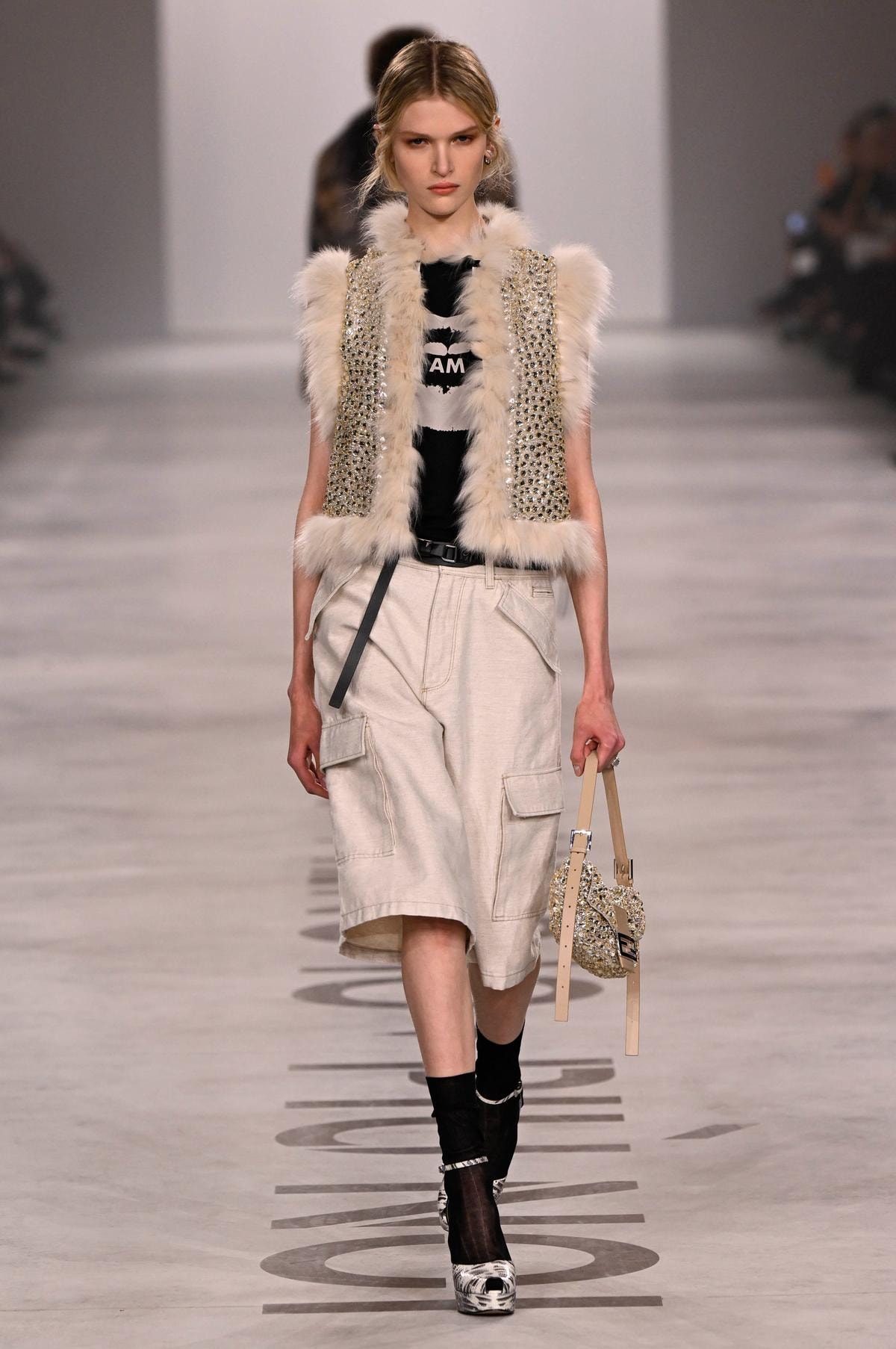 Un look Fendi fall-winter 2026/27 (ph Francesc Ten/MFF)