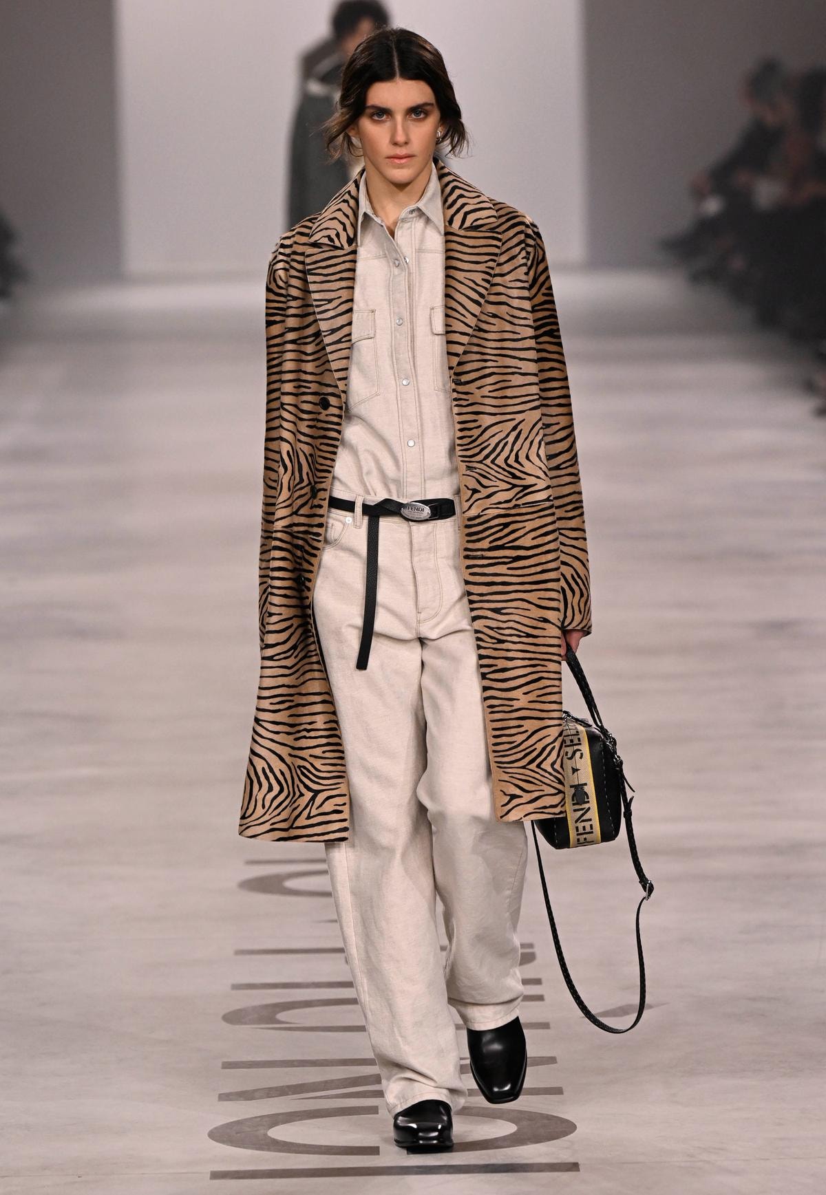 Un look Fendi fall-winter 2026/27 (ph Francesc Ten/MFF)