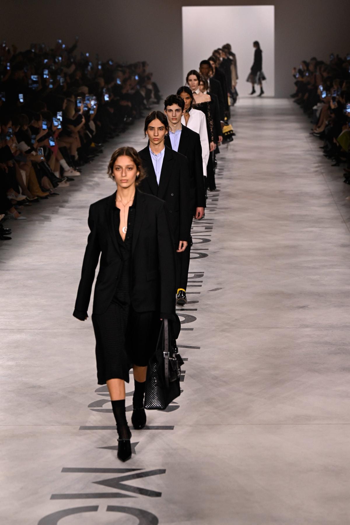 Il finale dello show Fendi fall-winter 2026/27 (ph Francesc Ten/MFF)
