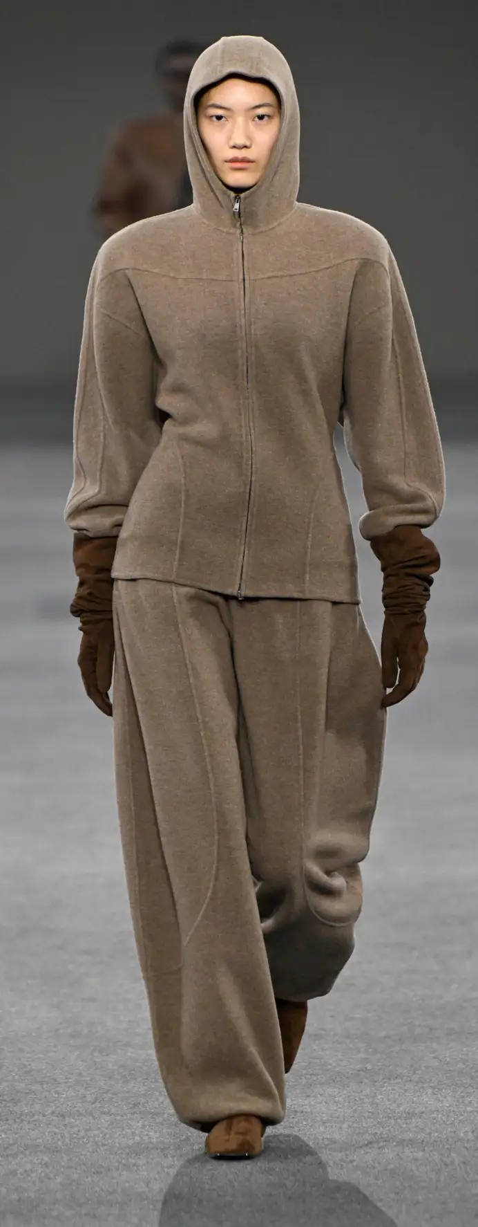 Un look Max Mara fall-winter 2026/27 (ph Francesc Ten/MFF)