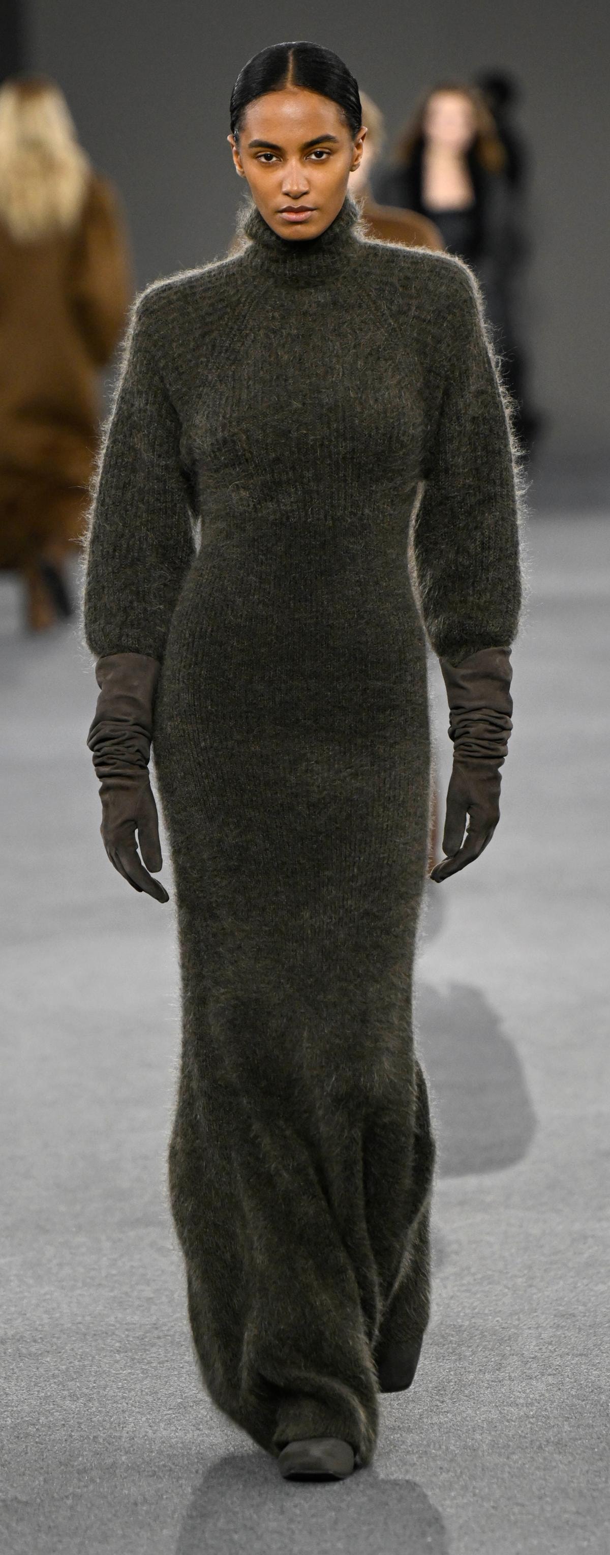 Un look Max Mara fall-winter 2026/27 (ph Francesc Ten/MFF)