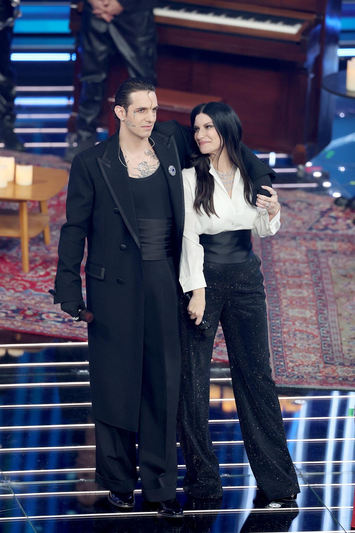 Achille Lauro in Dolce&Gabbana e Laura Pausini in Giorgio Armani (photo Daniele Venturelli/Getty images, courtesy Dolce&Gabbana))