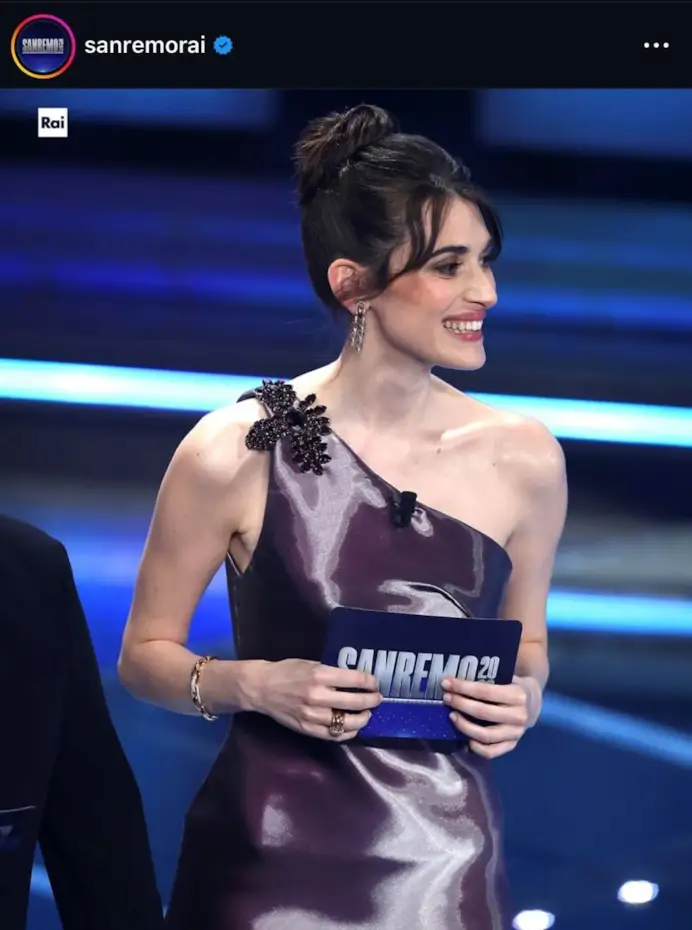 Pilar Fogliati in Giorgio Armani privé (ph Instagram @sanremorai)
