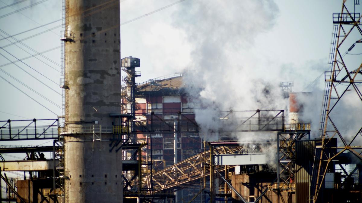 Ex Ilva, ultimatum del Tribunale: regole ambientali da rifare o impianti chiusi da agosto 2026