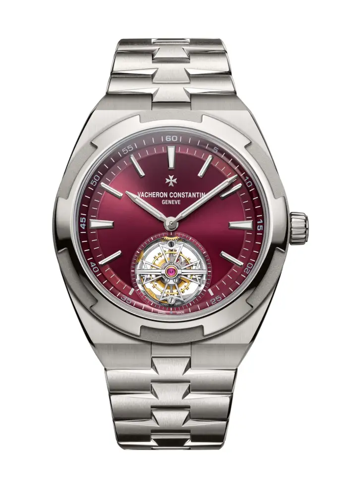 Rosso intenso e titanio: il nuovo Overseas tourbillon di Vacheron Constantin sorprende l’alta orologeria