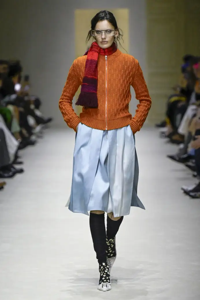 Un look Prada fall-winter 2026/27 (ph Francesc Ten/MFF)