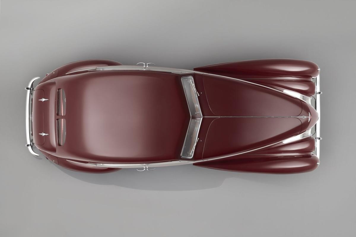 Rinasce la leggenda perduta di Bentley Corniche del 1939