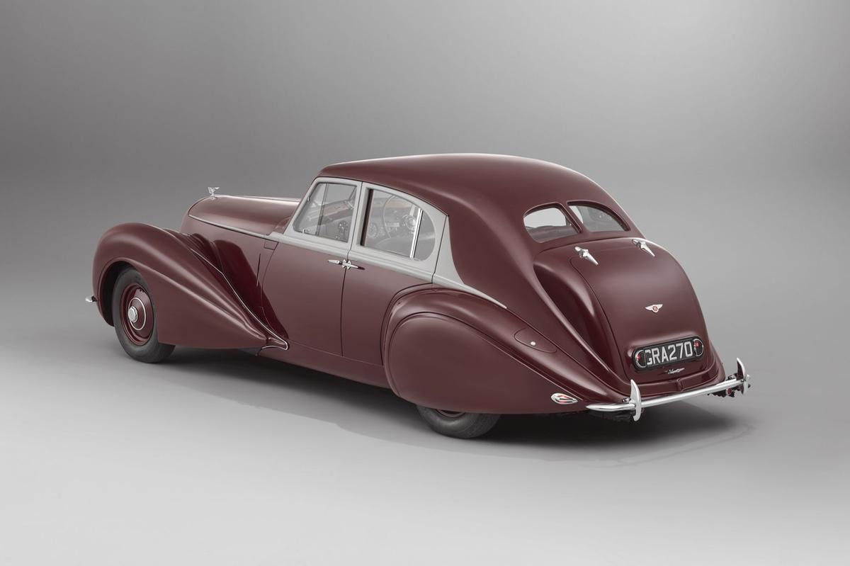 Rinasce la leggenda perduta di Bentley Corniche del 1939