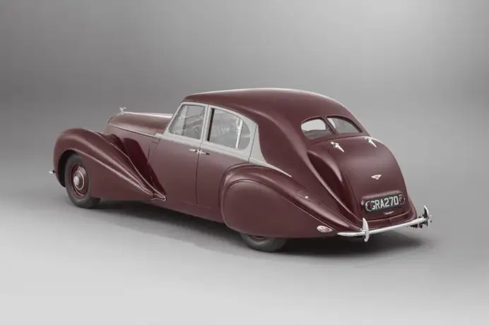 Rinasce la leggenda perduta di Bentley Corniche del 1939