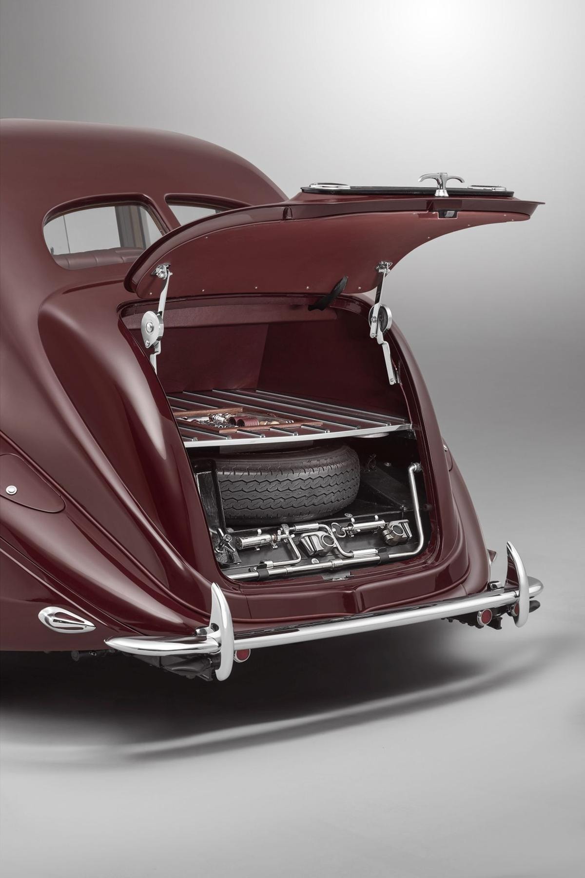 Rinasce la leggenda perduta di Bentley Corniche del 1939