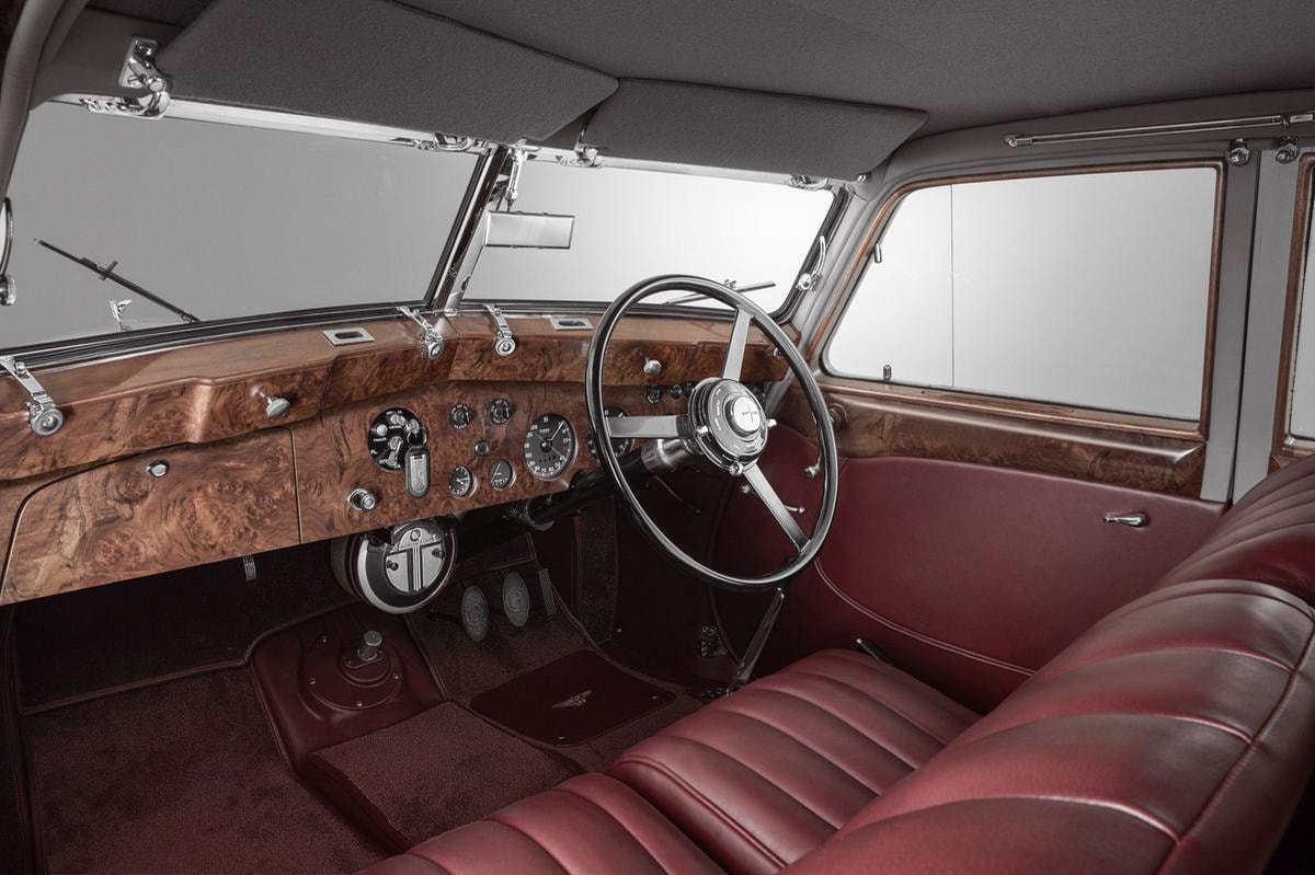 Rinasce la leggenda perduta di Bentley Corniche del 1939