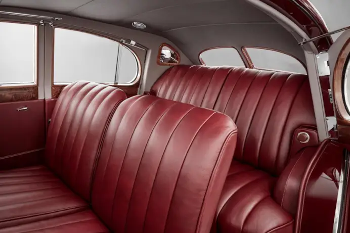 Rinasce la leggenda perduta di Bentley Corniche del 1939