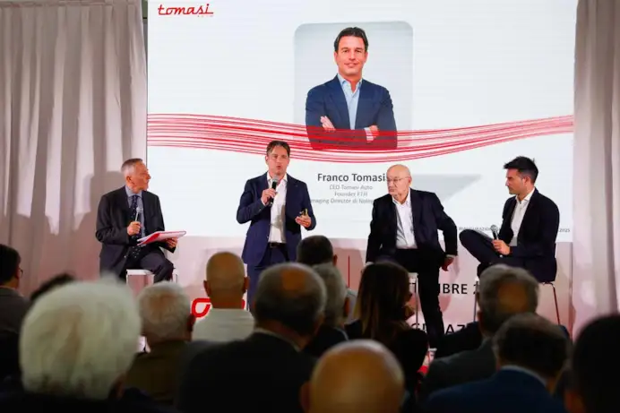 Il ceo Franco Tomasi all'inaugurazione di Tomasi Auto Milano.