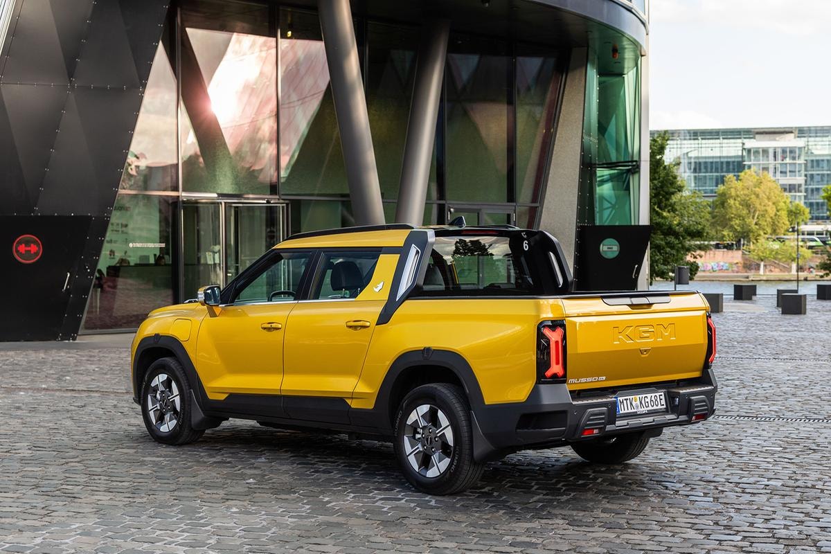 KGM debutta in Europa con il pick-up elettrico da 380 km di autonomia