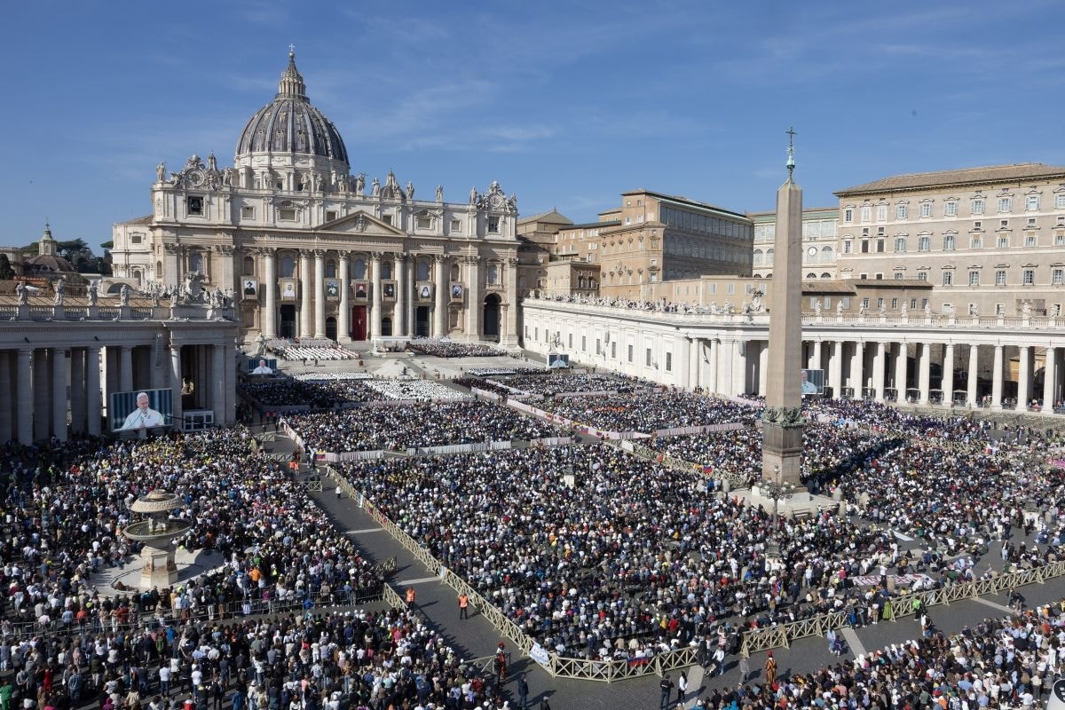 Rendimenti da Dio: quanto si guadagna con gli Etf cattolici e della Sharia. Confronto tra prodotti che seguono i dettami di Vaticano e Islam