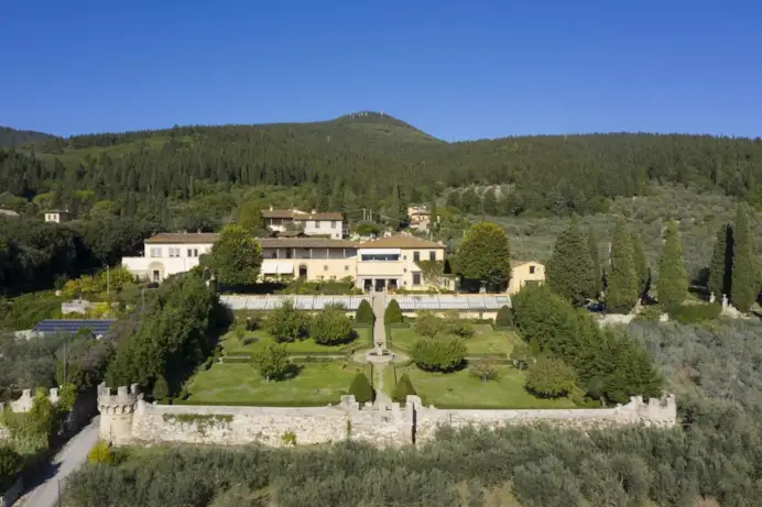 La Toscana conquista i super-ricchi: tra attici moderni e ville storiche, ecco le più belle proposte immobiliari