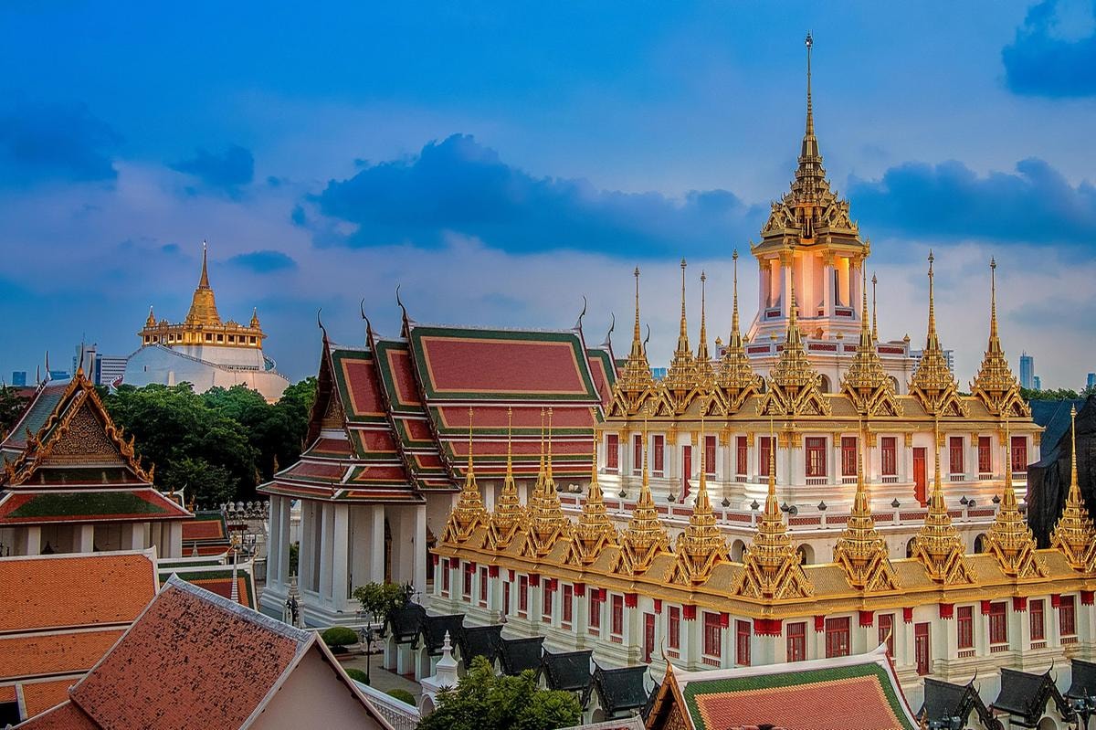 Bangkok, tra templi dorati e avanguardie artistiche: viaggio nella capitale che cambia