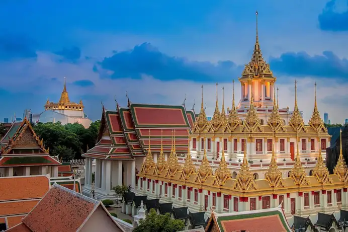 Bangkok, tra templi dorati e avanguardie artistiche: viaggio nella capitale che cambia