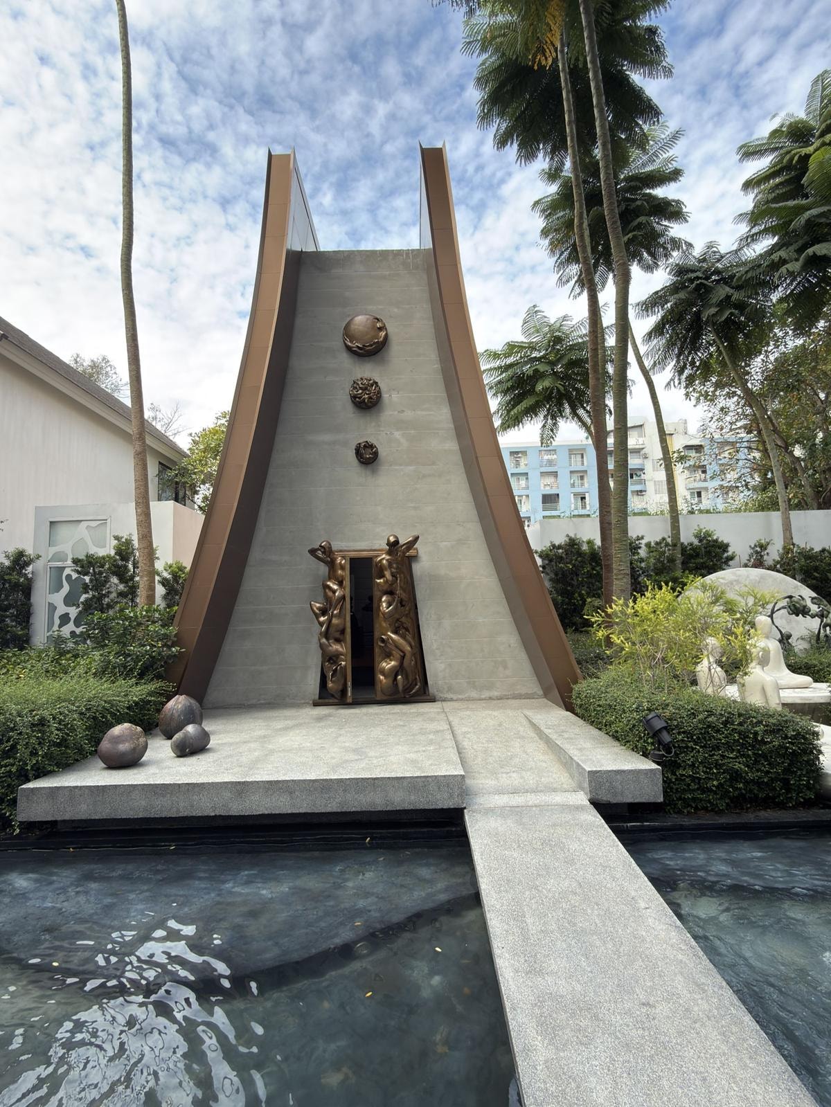 Bangkok, tra templi dorati e avanguardie artistiche: viaggio nella capitale che cambia