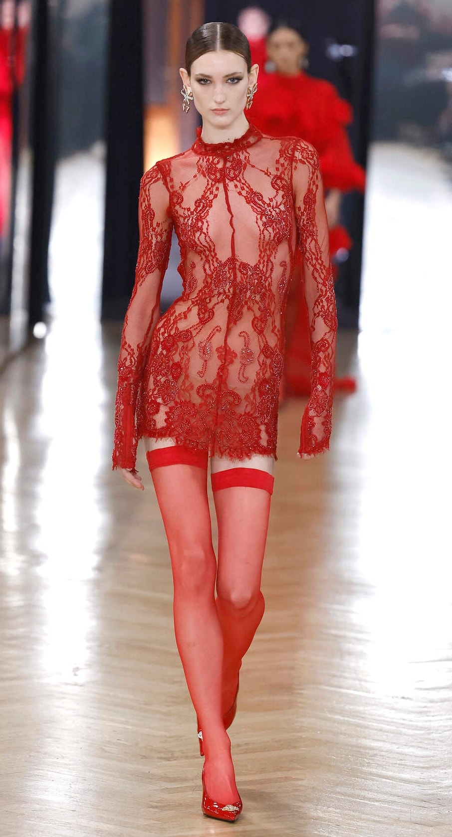 Un look Blumarine fall-winter 2026/27 (foto Francesc Ten/MFF)