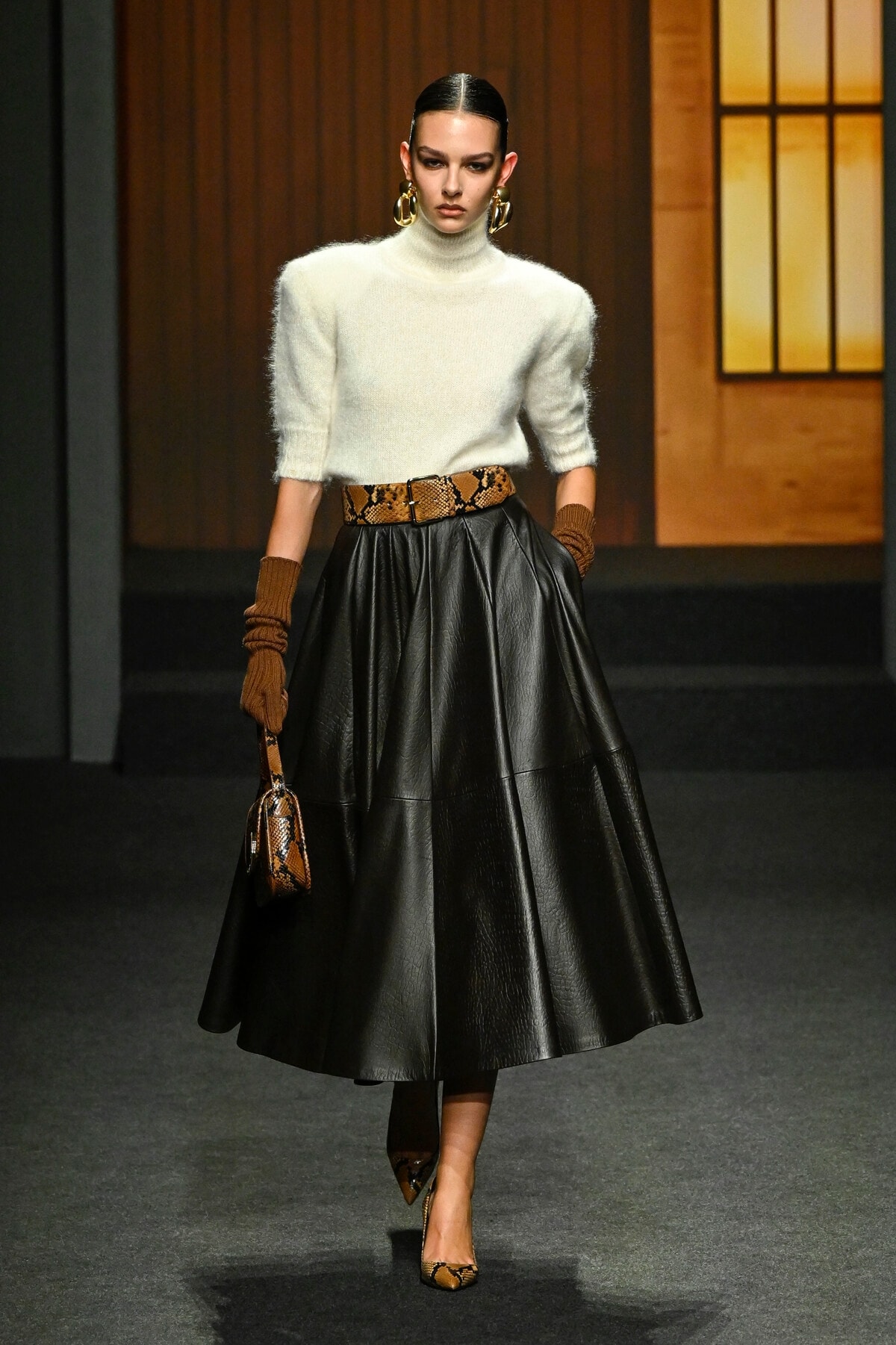 Un look Luisa Spagnoli fall-winter 2026/27 (foto Francesc Ten/MFF)