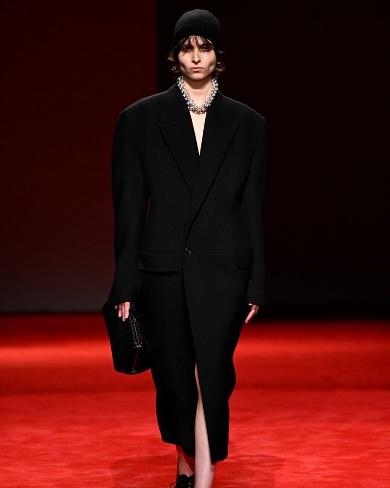 Un look Bottega Veneta winter 2026 (courtesy Bottega Veneta)