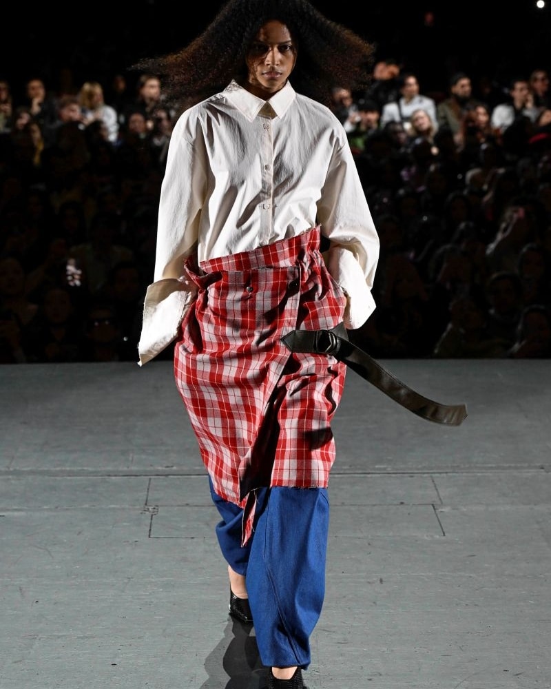 Un look Zomer fall-winter 2026/27 (ph Francesc Ten/MFF)