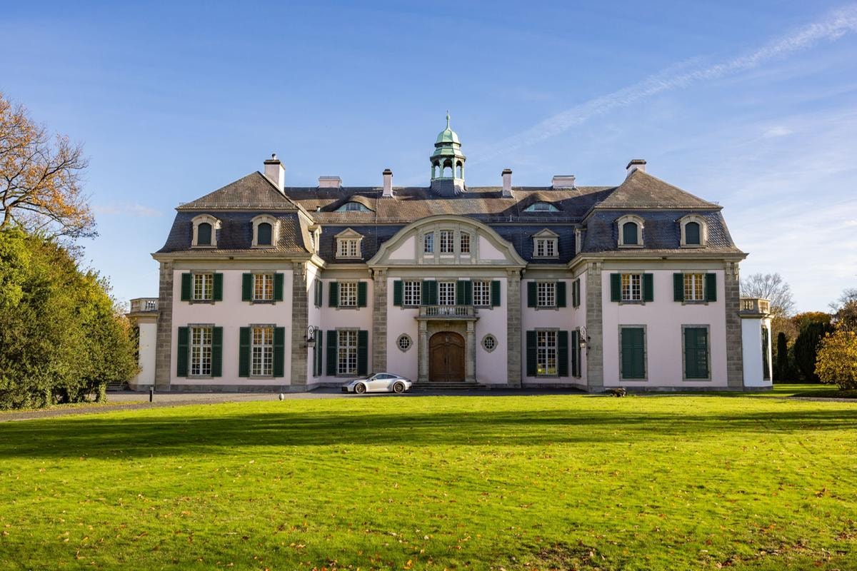C’è chi sogna Beckham e chi un castello affacciato sul Reno