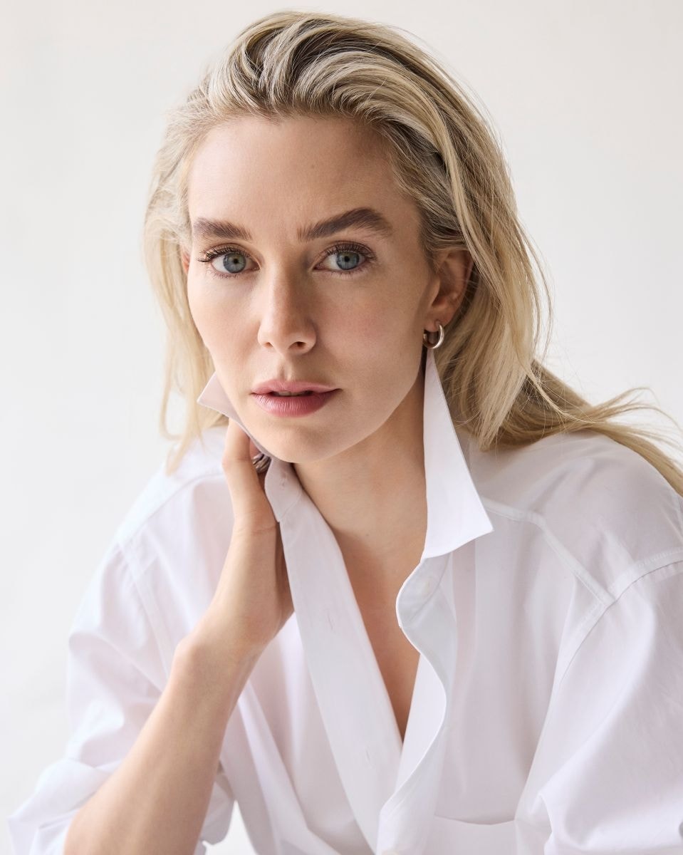 Vanessa Kirby (ph David Roemer, courtesy Lancôme)