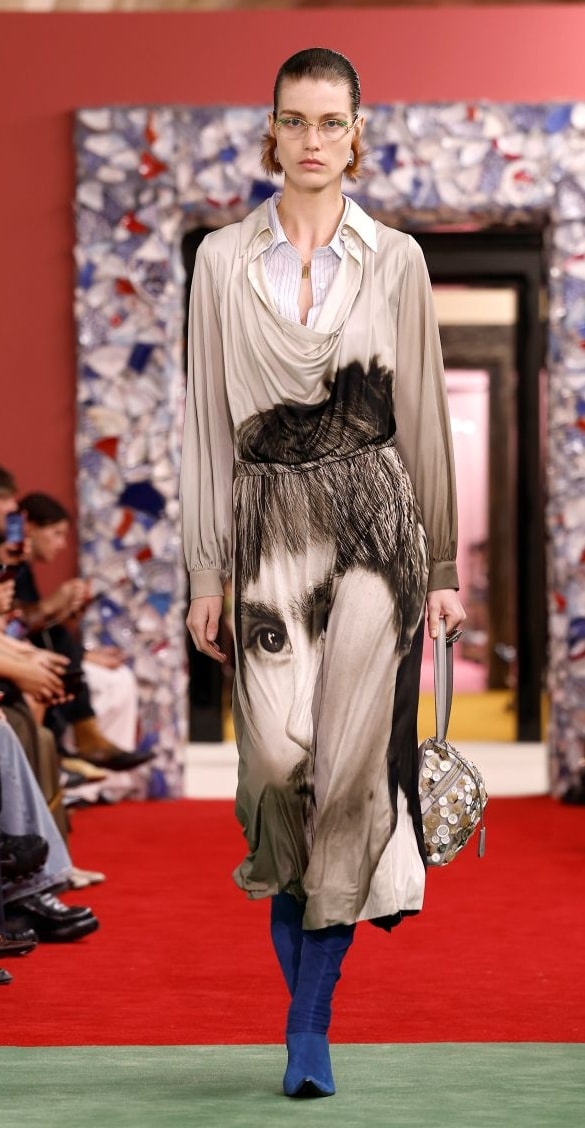 Un look Acne studios fall-winter 2026/27 (ph Francesc Ten/MFF)