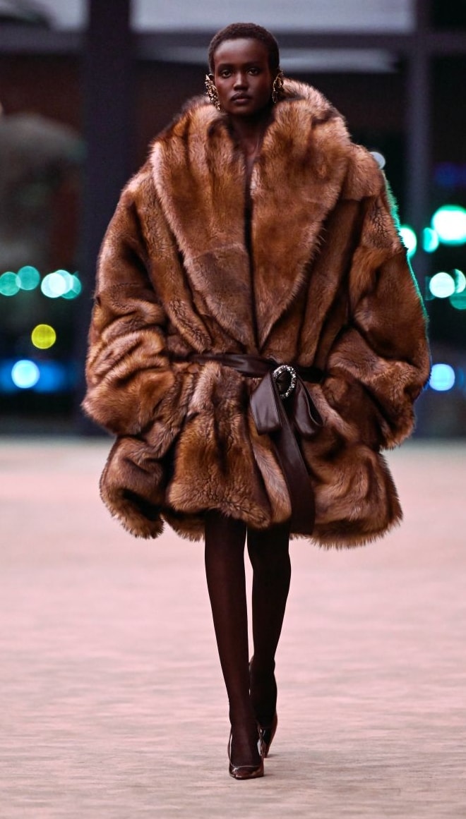 Un look Saint Laurent fall-winter 2026/27 (ph Francesc Ten/MFF)