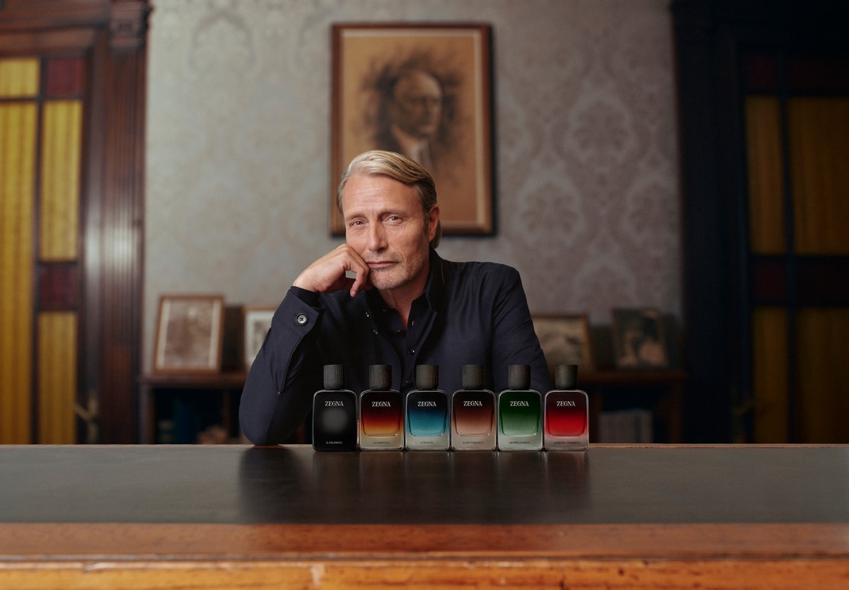 Mads Mikkelsen nel corto per il lancio della collezione di fragranze Memorie (courtesy Zegna)