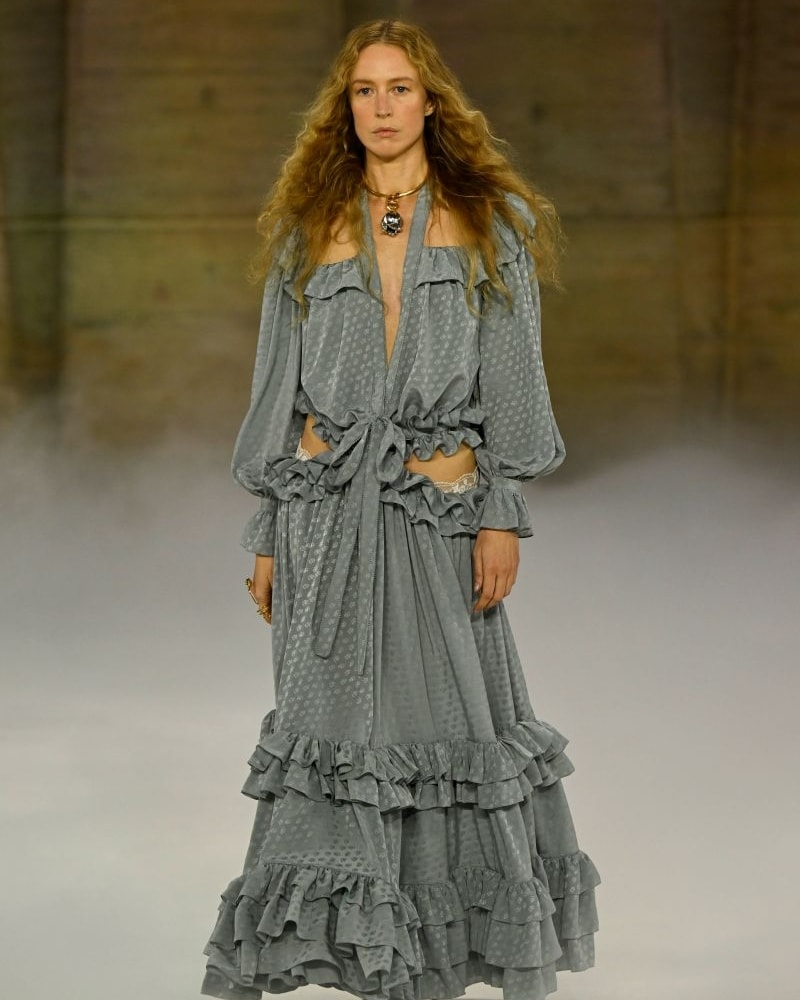 Un look Chloé fall-winter 2026/27 (ph Francesc Ten/MFF)