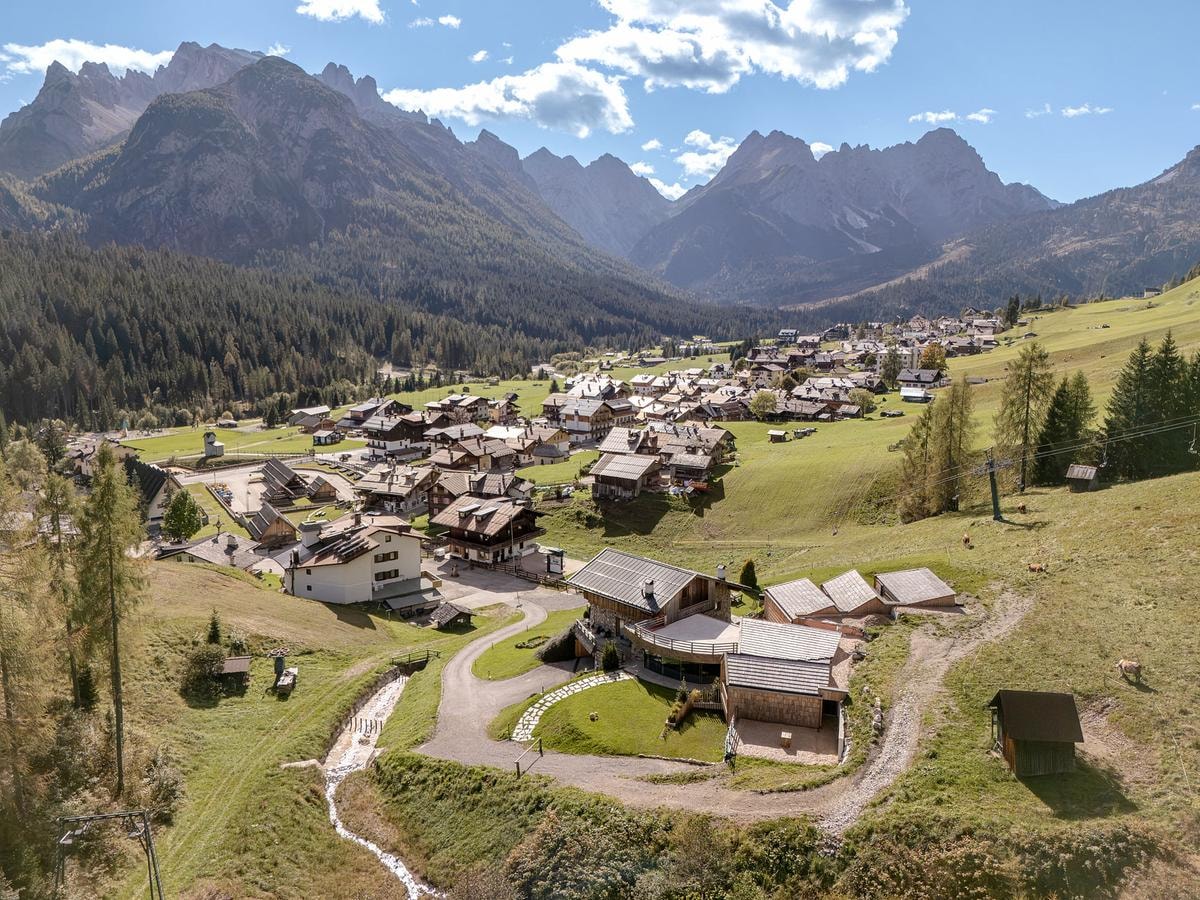 Perché tutti parlano di Sappada: il borgo delle Dolomiti tra olimpionici e un Lodge da sogno