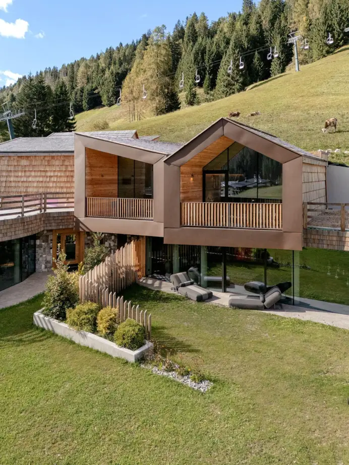 Perché tutti parlano di Sappada: il borgo delle Dolomiti tra olimpionici e un Lodge da sogno